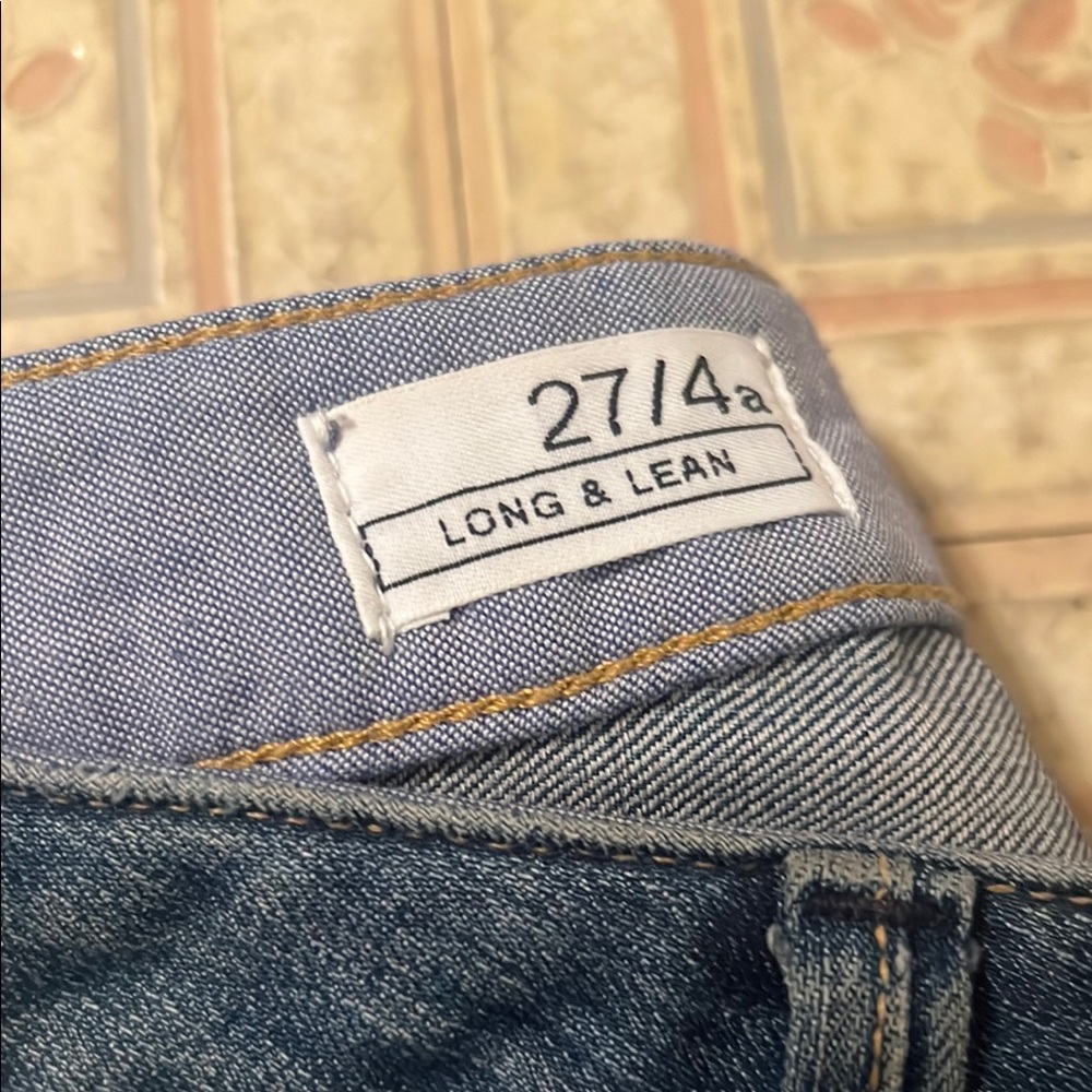 Lot of 3 women’s gap jeans. One NWT, one long shorts - Picture 2 of 5